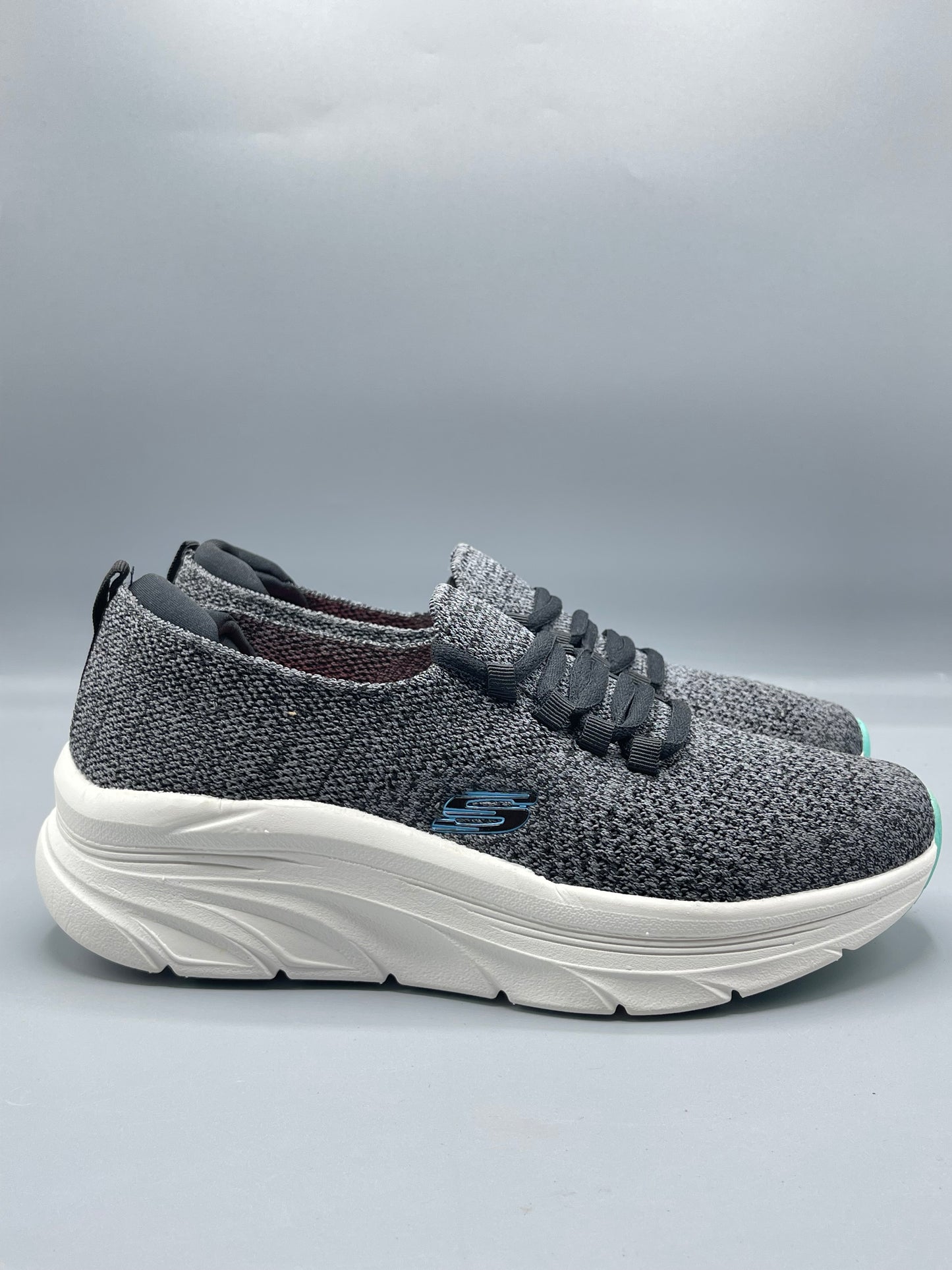 Skechers✅ triple layer medicated  foam extra comfortable.