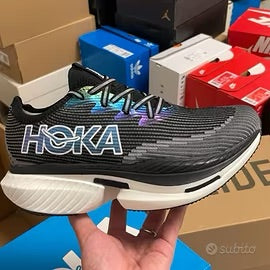 Hoka corban plate uk version