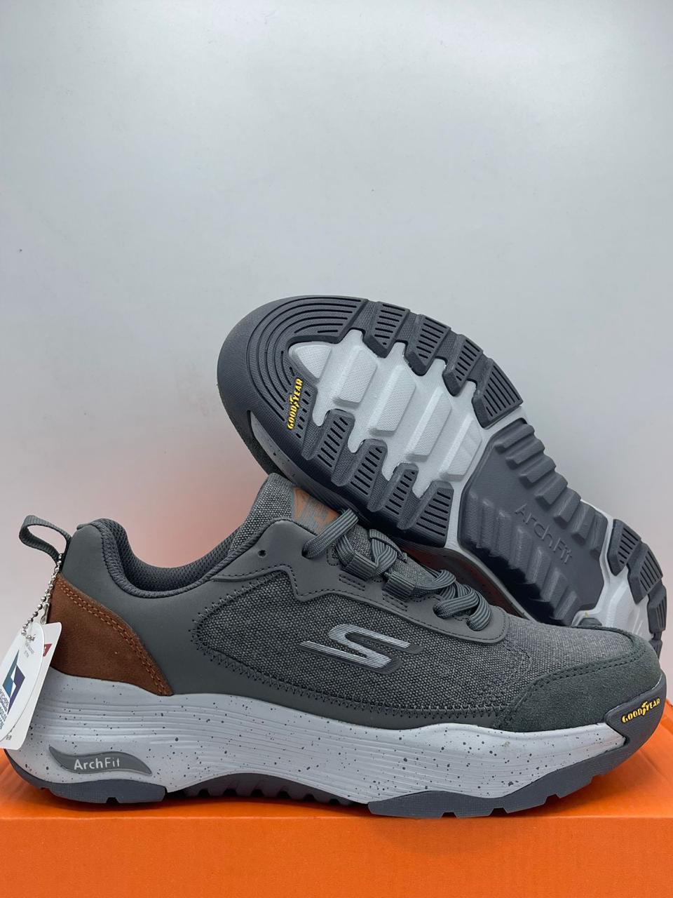 Skechers tripel layer foam