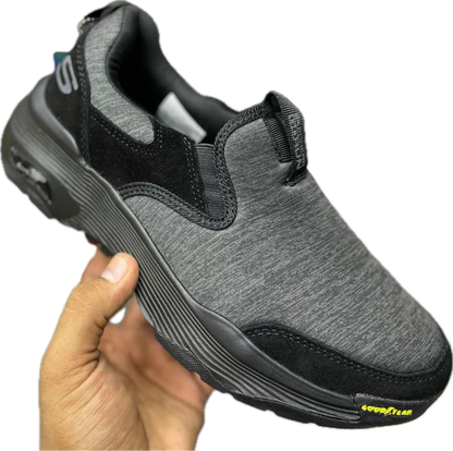 Skechers triple layer madicted foam Amazon article (40 se 45)  with big discount ke saat.