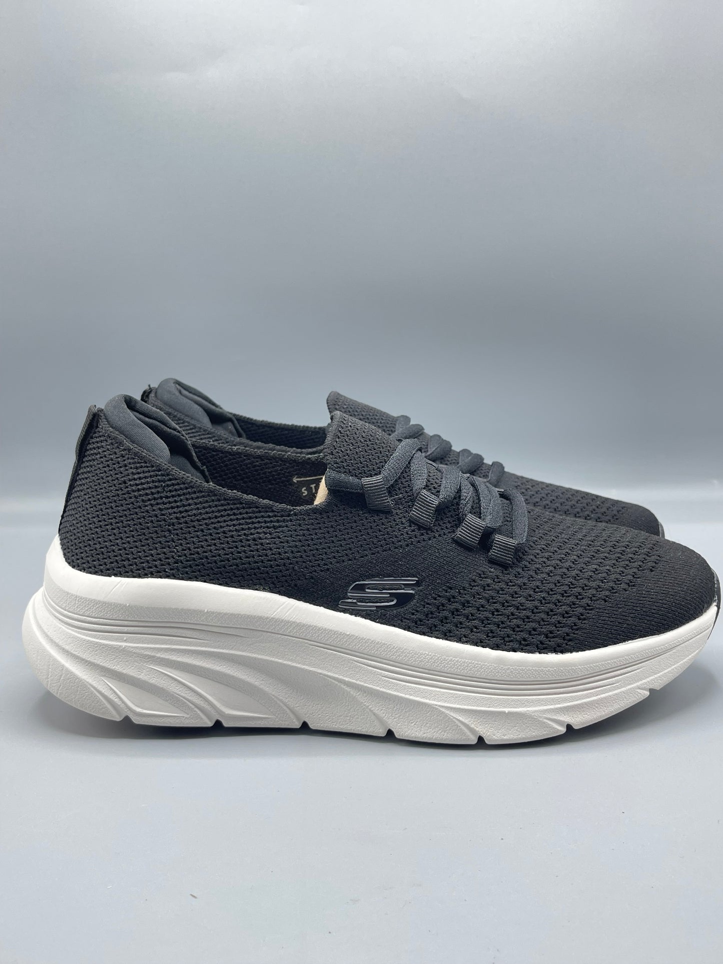 Skechers✅ triple layer medicated  foam extra comfortable.