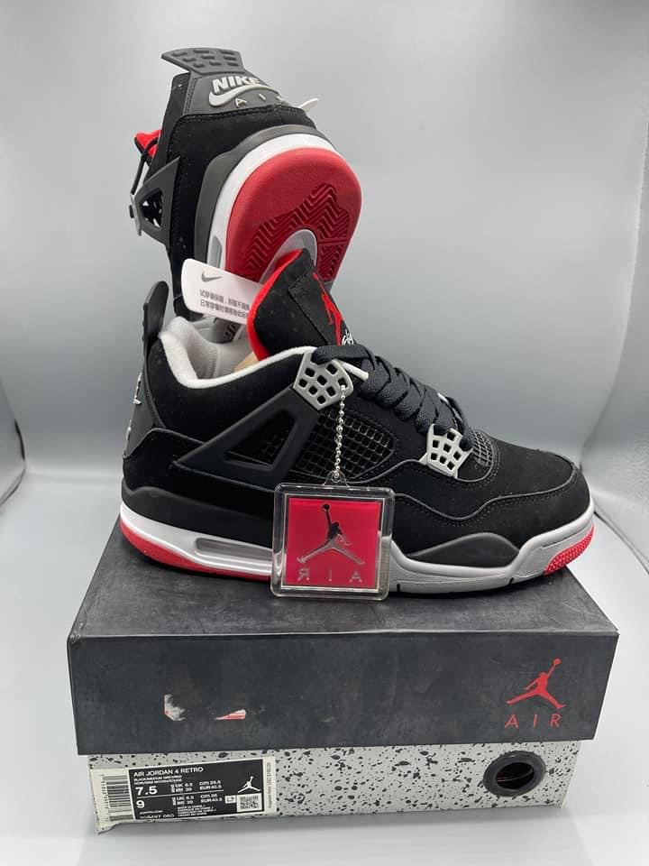 Nike Air Jordan Retro 4